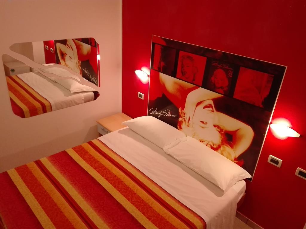 Hotel Villa Cesare B&B Alba Adriatica Exterior photo