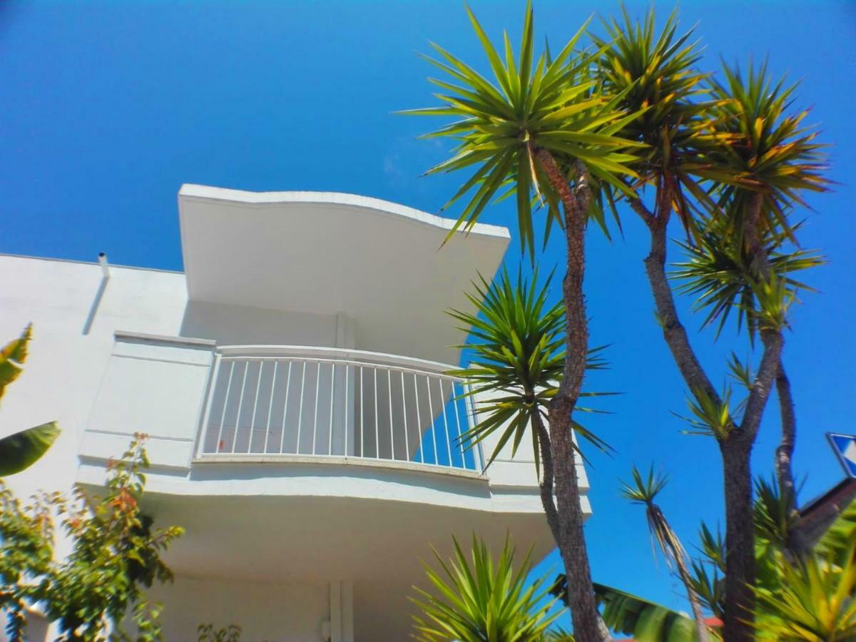 Hotel Villa Cesare B&B Alba Adriatica Exterior photo